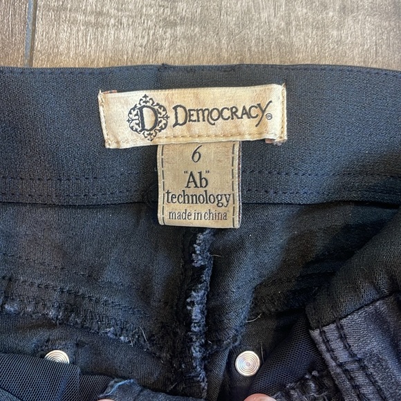 Like New Black Skinny Stretch Jeans - High Rise - Picture 3 of 3